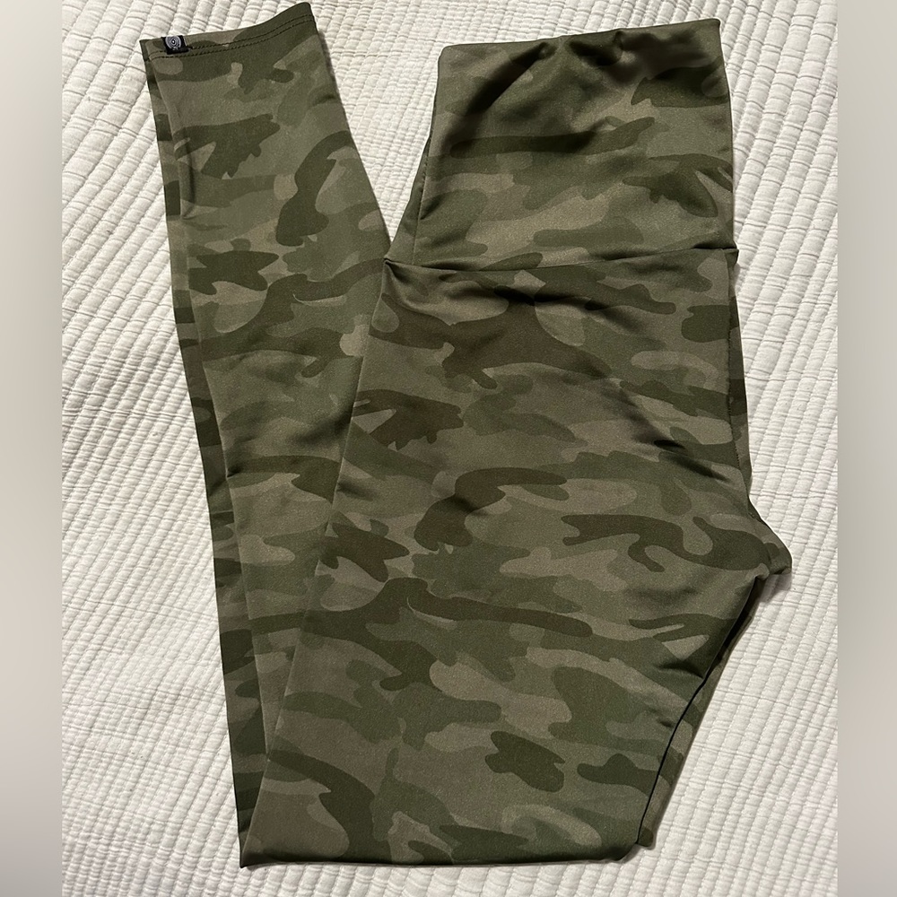 Onzie Yoga Camo Leggings